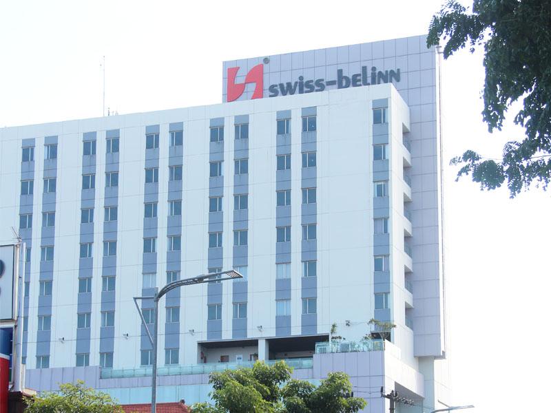 Swiss-Belinn Manyar Surabaya Exterior foto
